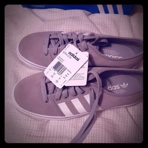 Womens Adrias lo BRAND NEW sz. 8